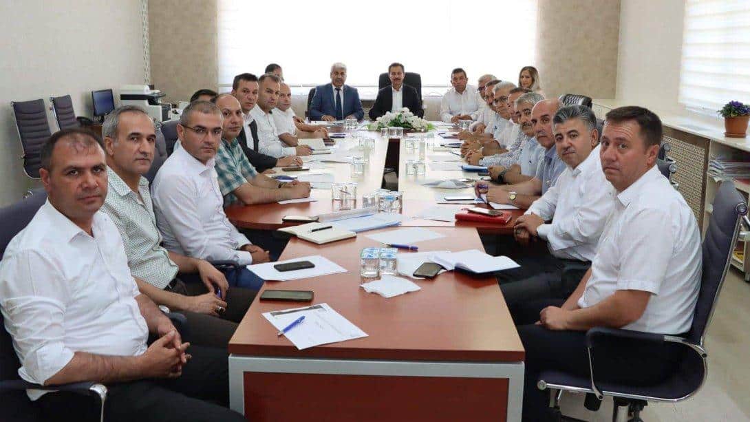 Millî Eğitim Müdürümüz Ergüven Aslan'ın başkanlığında Gürün'de İlçe Millî Eğitim Müdürleri Kurulu Toplantısı gerçekleştirildi.