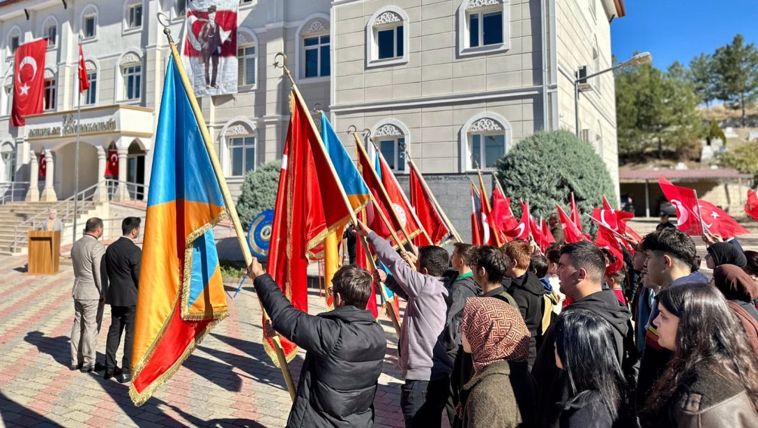 29 Ekim Cumhuriyet Bayramının 101. yıl dönümü dolayısıyla Çelenk Sunma Töreni düzenlendi.